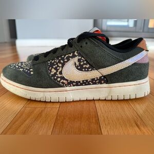 Nike Dunk Low SE "Rainbow Trout" size 9